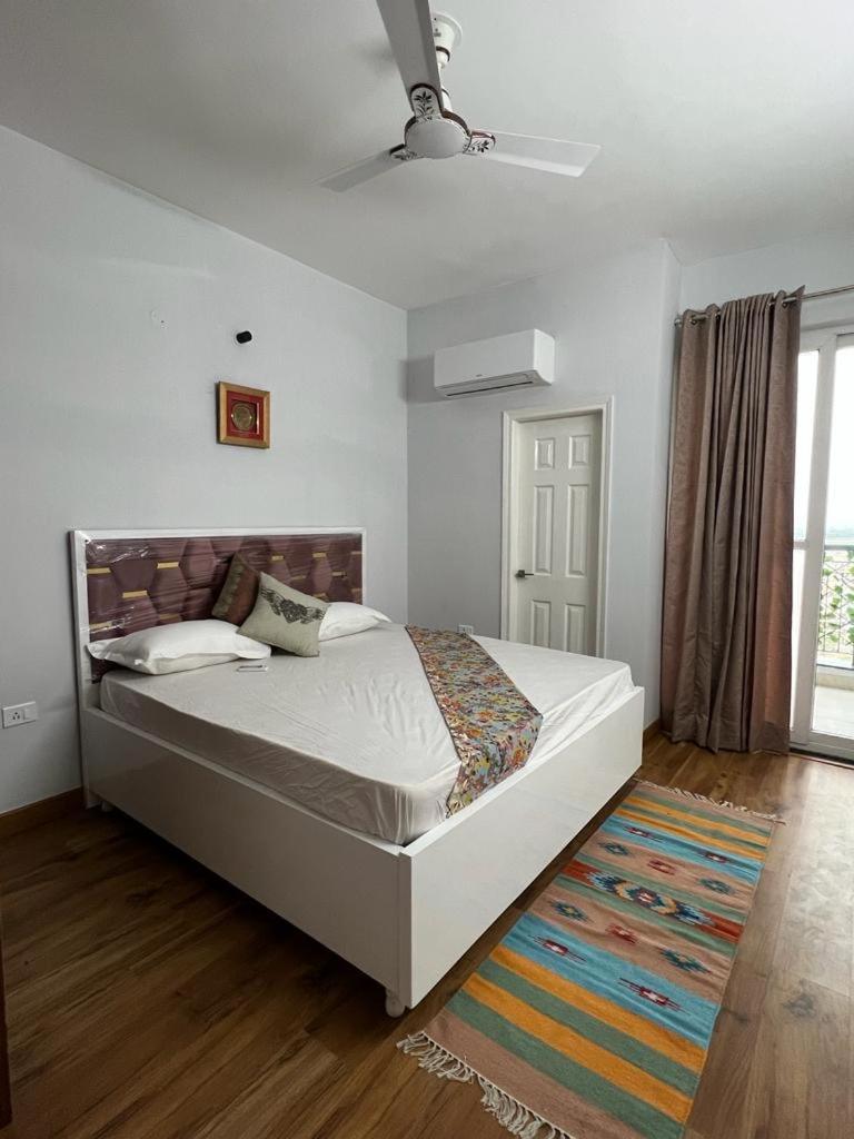 Wave of luxury living view 3