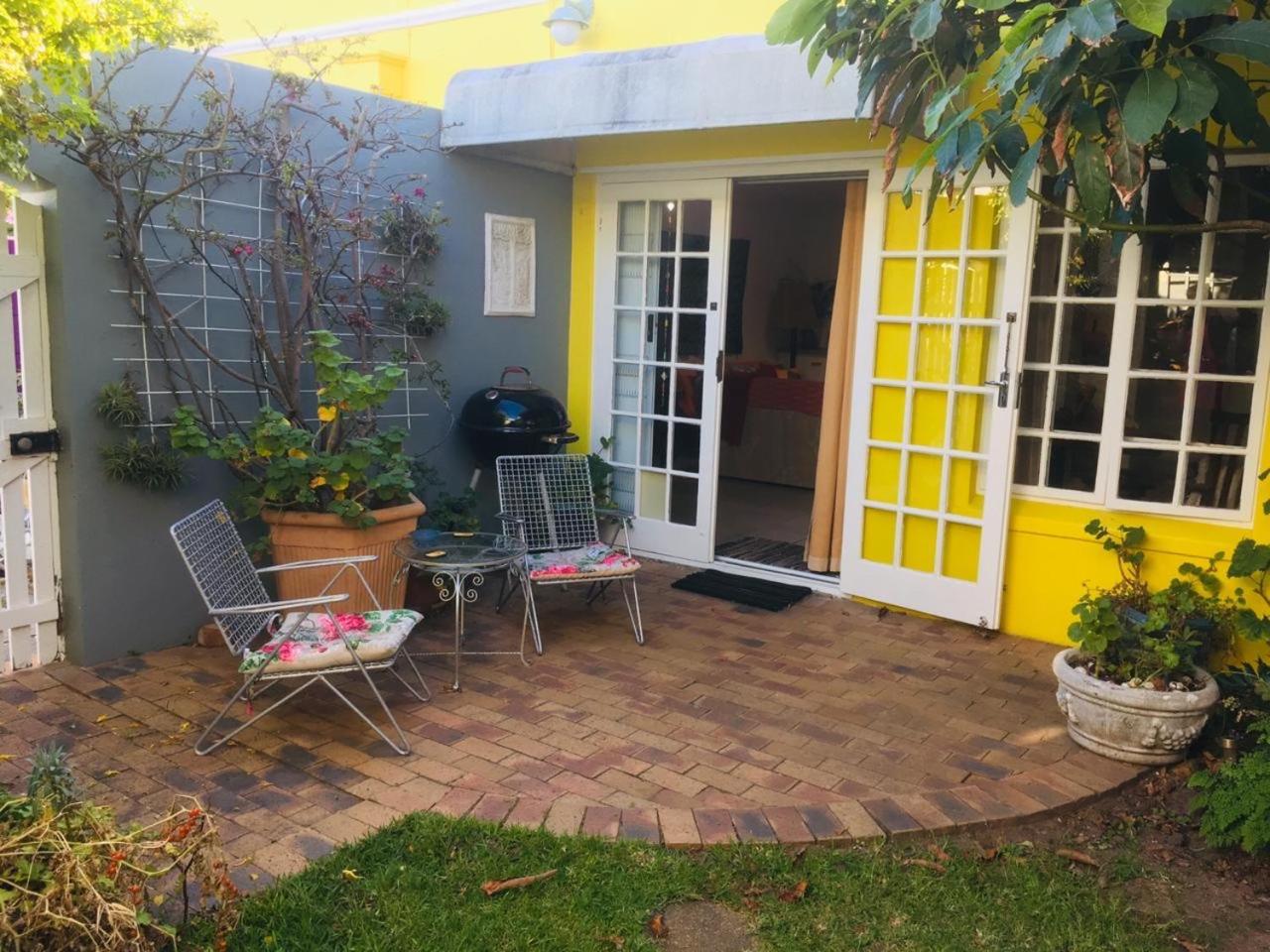 Funky cottage — Hermanus, South Africa