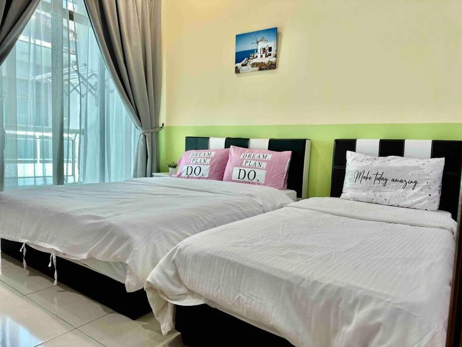 Modern Home/ 5 min Jonker/walking Mahkota Mall & hospital/ 24 pax 7R6B/ Mlk Town photo 8