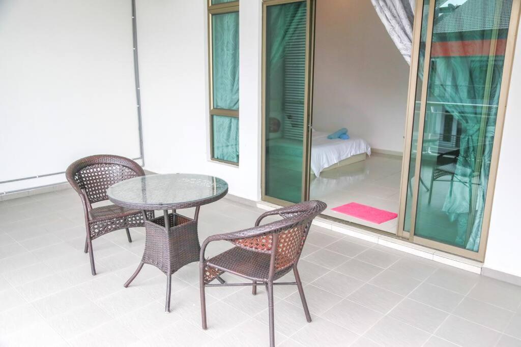 Modern Home/ 5 min Jonker/walking Mahkota Mall & hospital/ 24 pax 7R6B/ Mlk Town photo 5