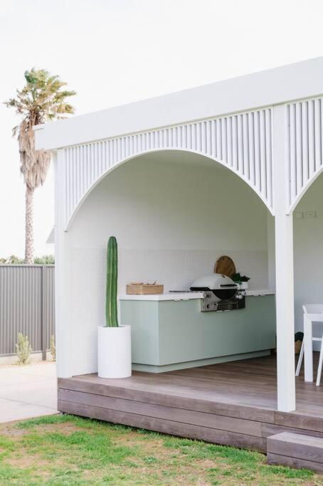 Casa Billie: Luxury stay 200m to pristine coastline
