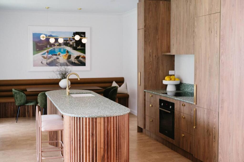 Casa Billie: Luxury stay 200m to pristine coastline