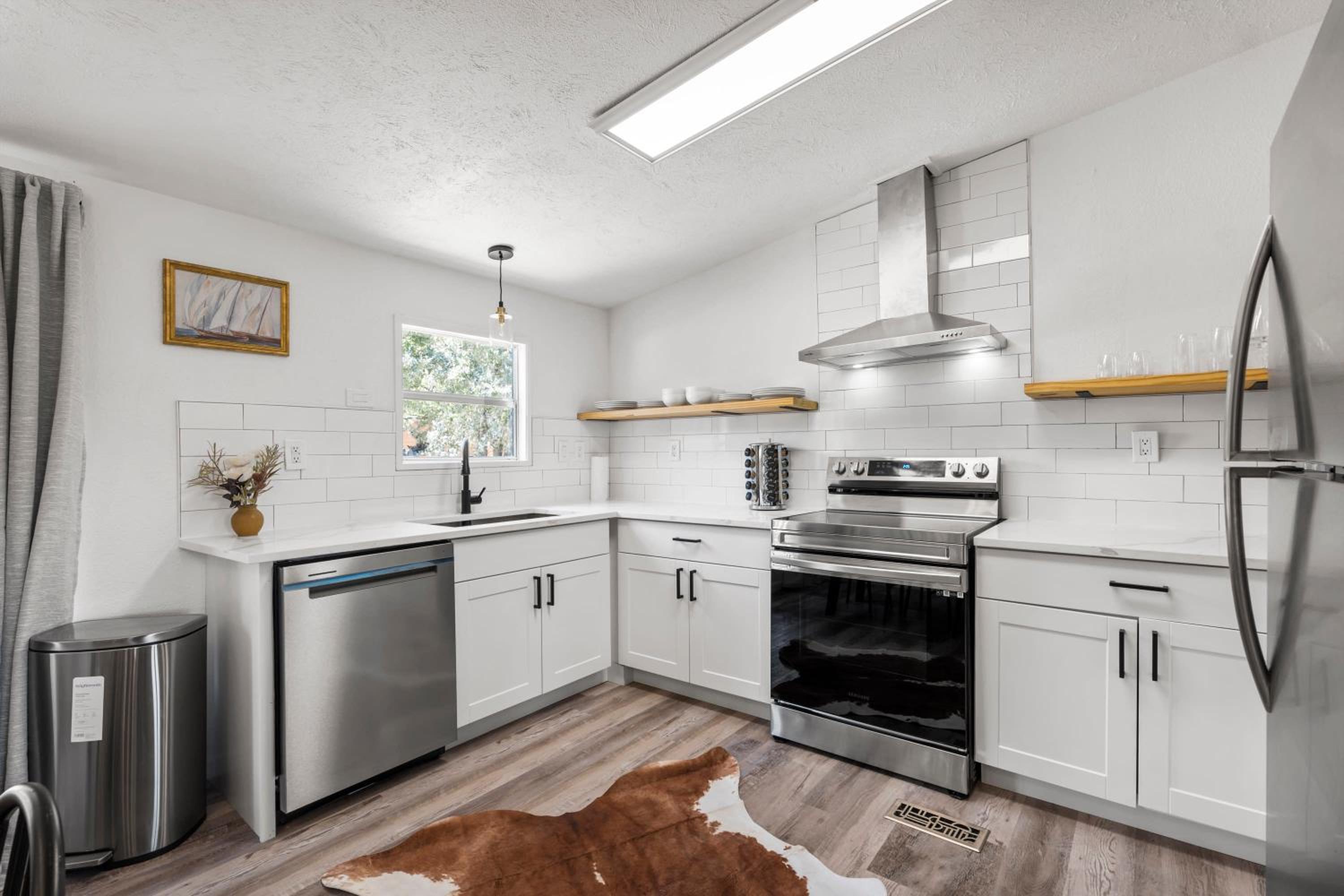 Starlight Horizon Cabin N - Pet-Friendly Texas Hill Country Cabin Near Canyon Lake - Pool, Stargazing & Group Getaways - Sleeps 8 view 3