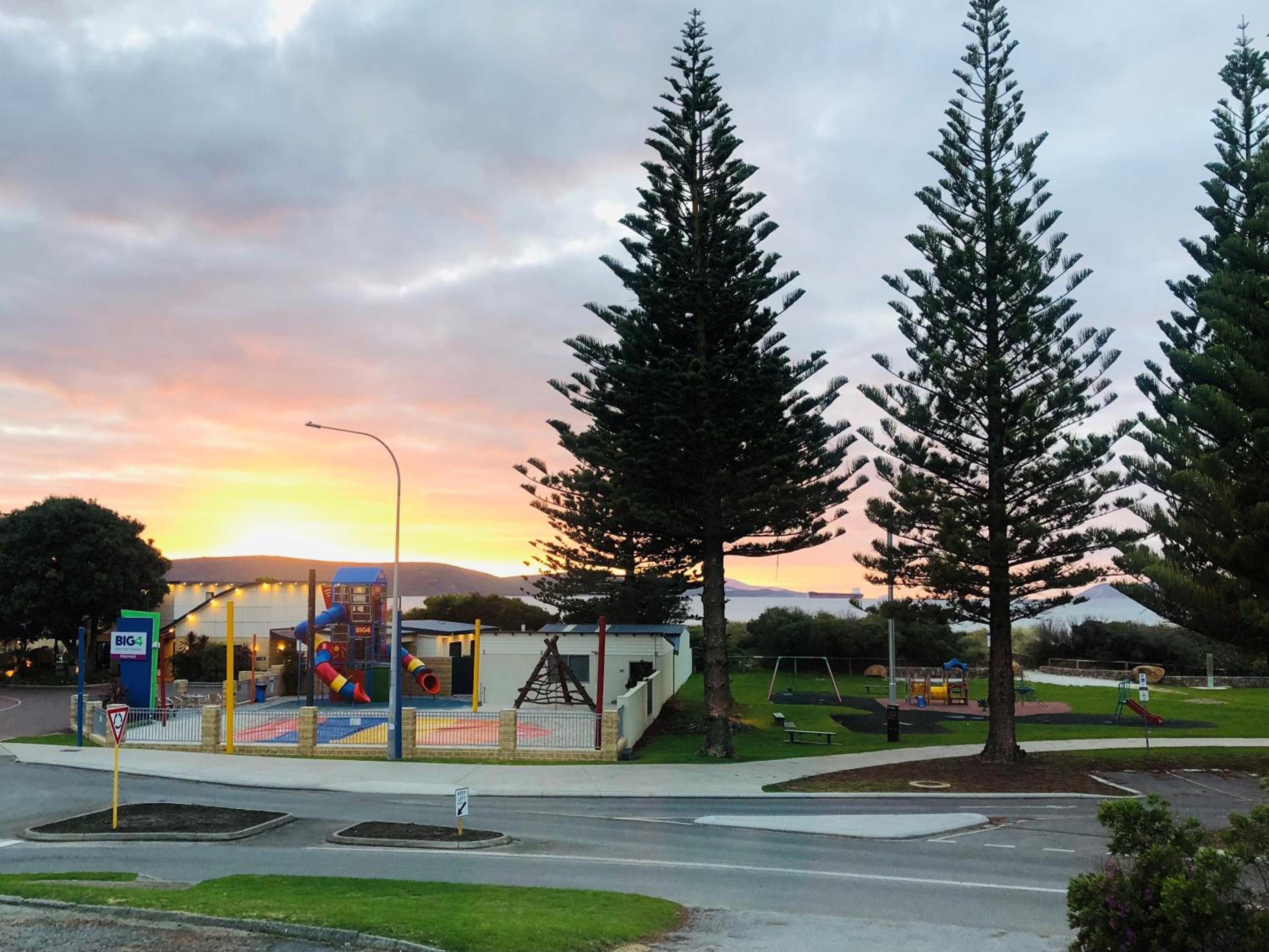 API Middleton Beach Front Apartments Albany