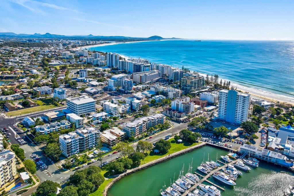 Sandy Toes @ Riverdance Mooloolaba