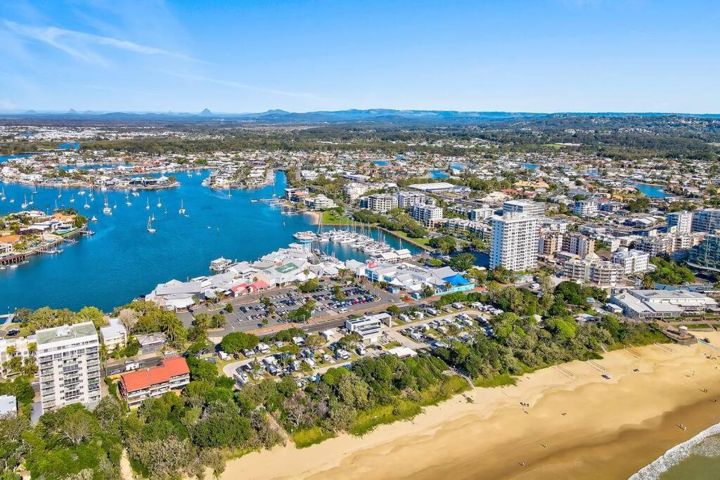Sandy Toes @ Riverdance Mooloolaba