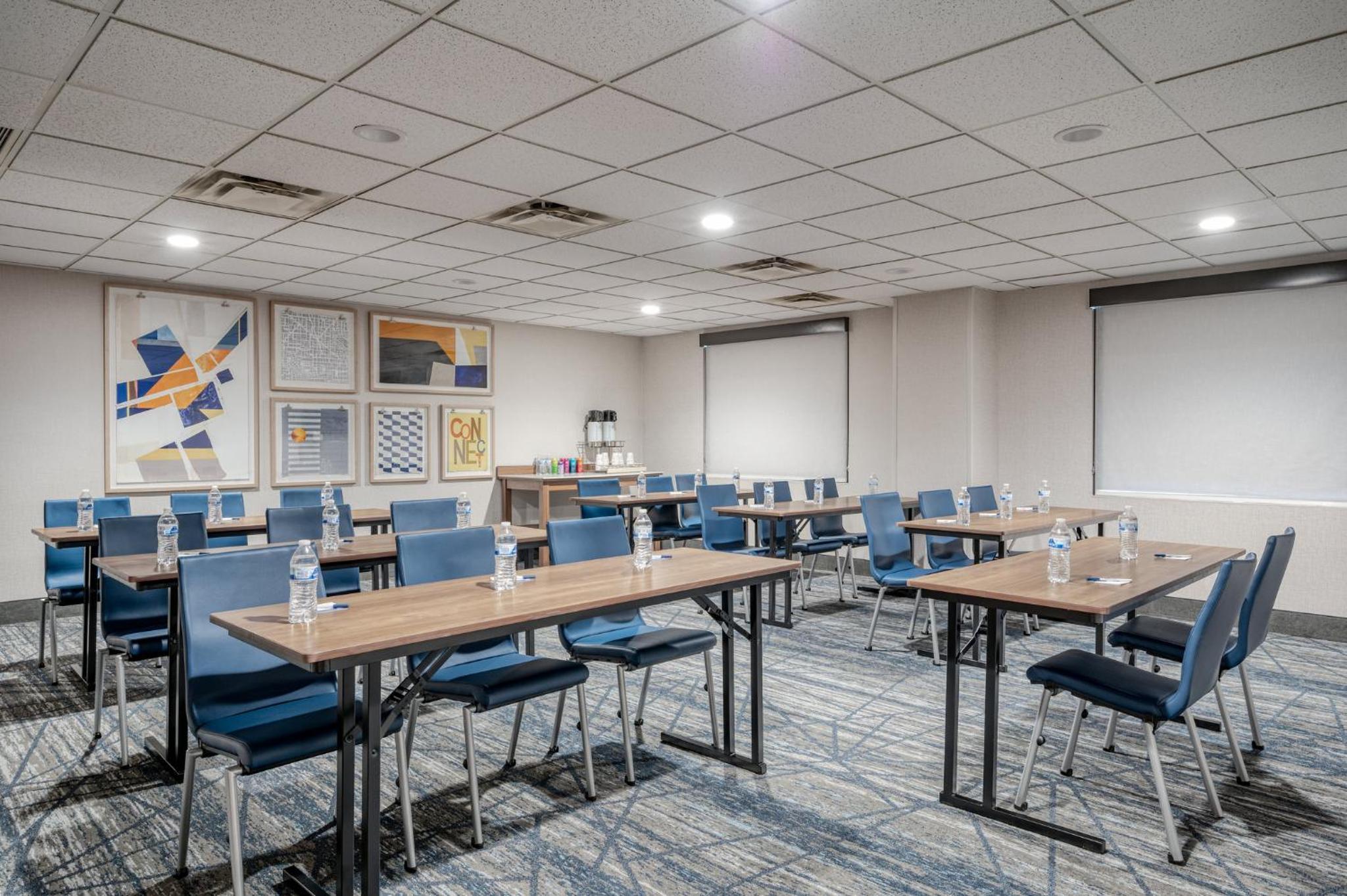Hotel Holiday Inn Express & Suites Columbus Airport By Ihg