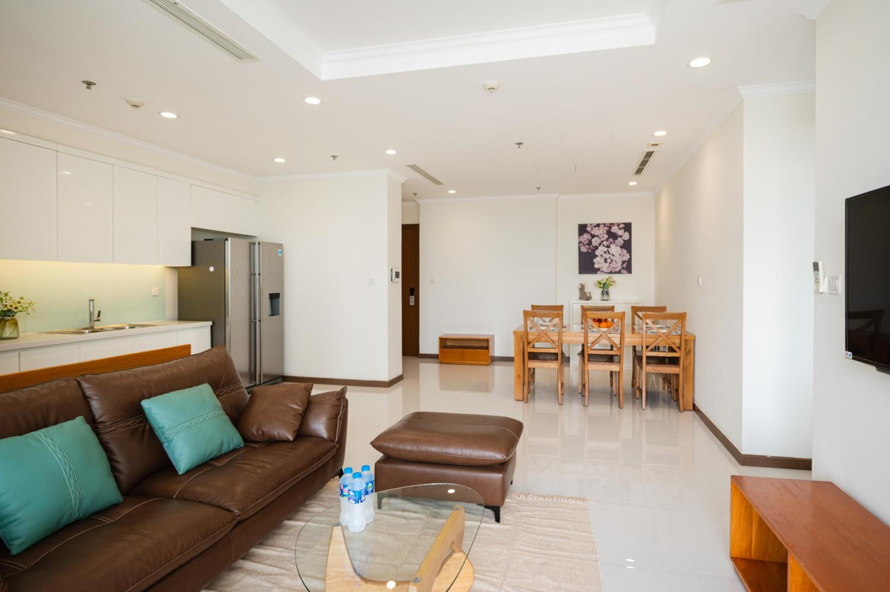 CR Concept Serviced Apartment - Vinhomes and Landmark 81
