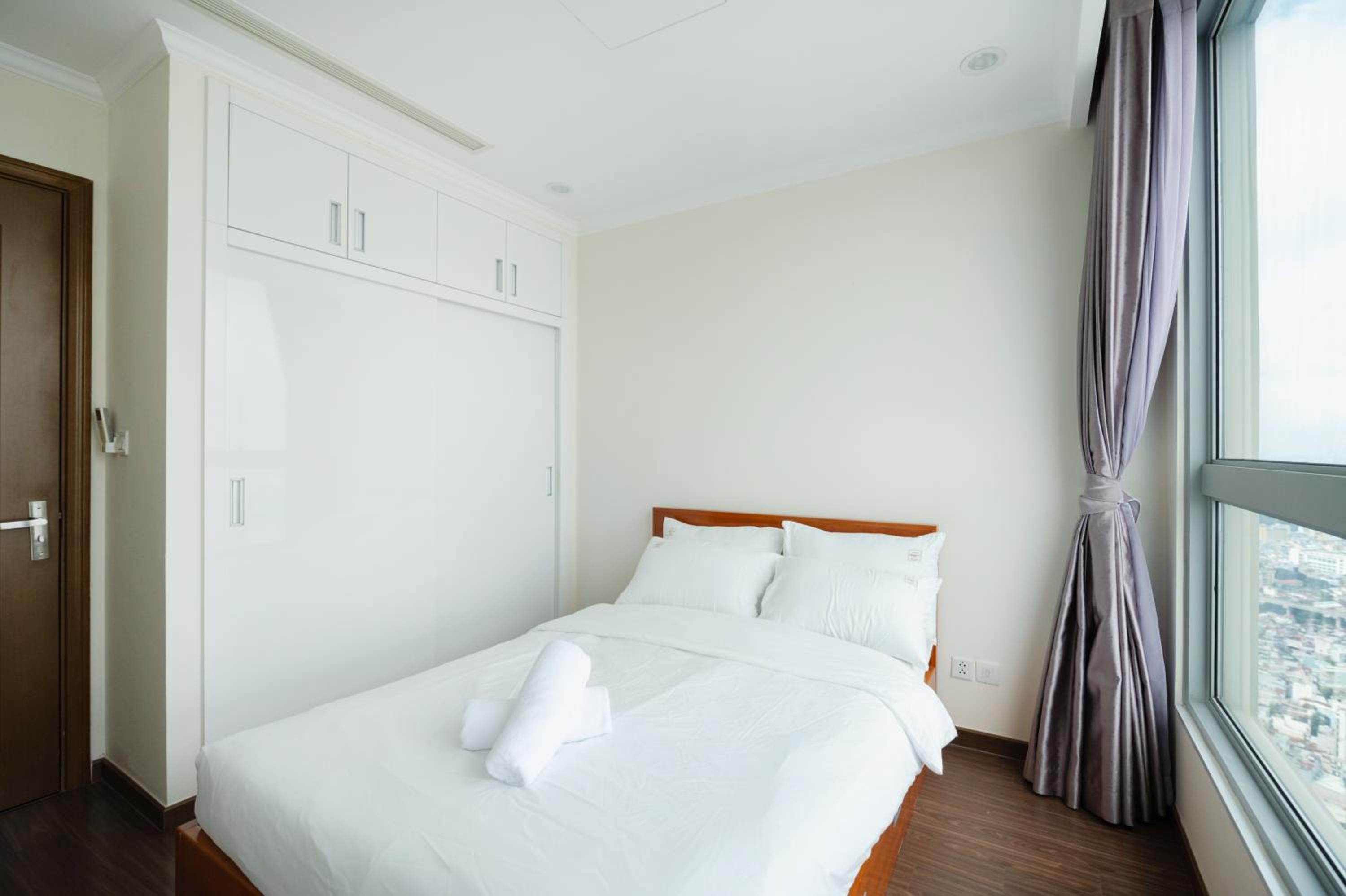 CR Concept Serviced Apartment - Vinhomes and Landmark 81