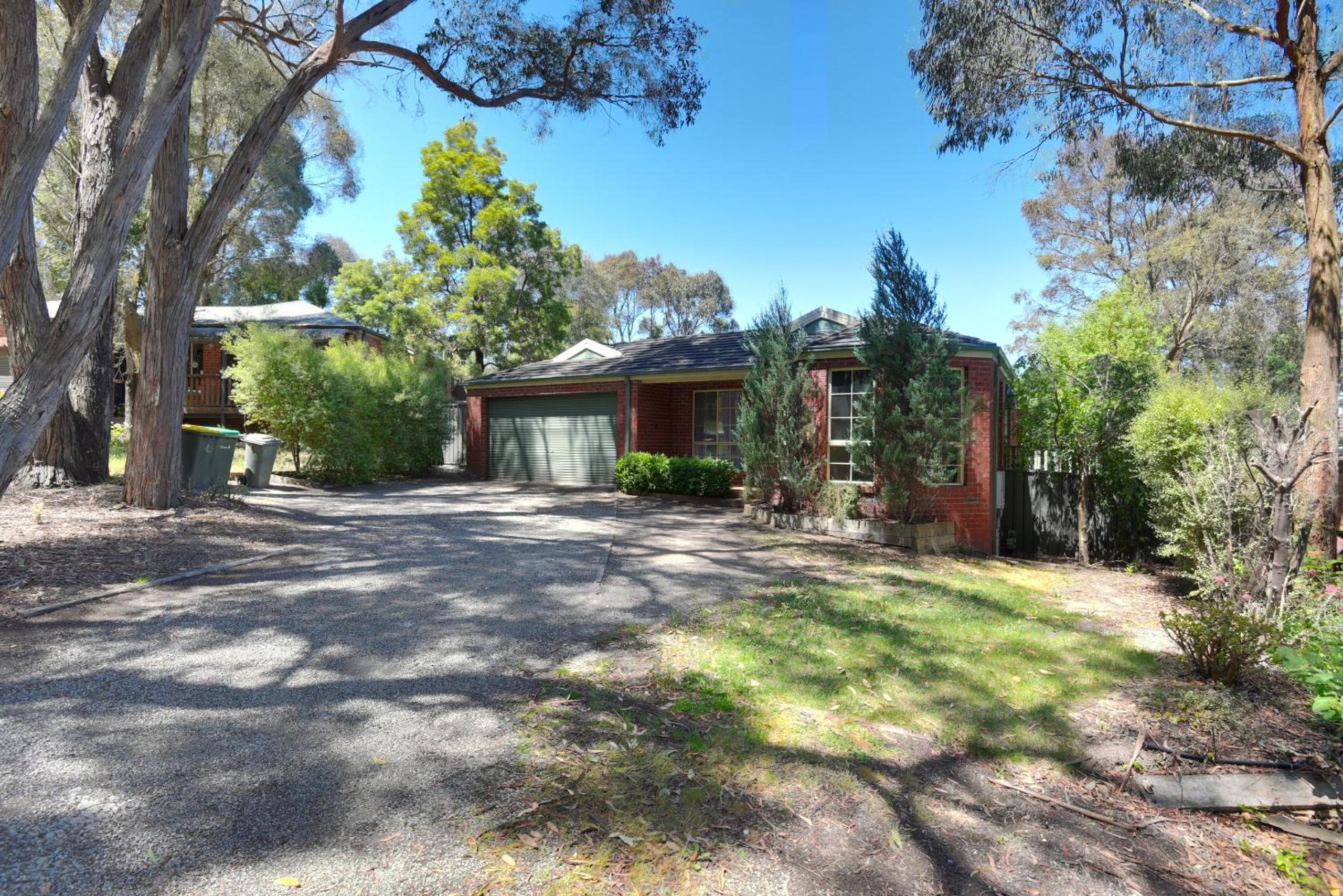 Scenic pet friendly home that sleeps 10