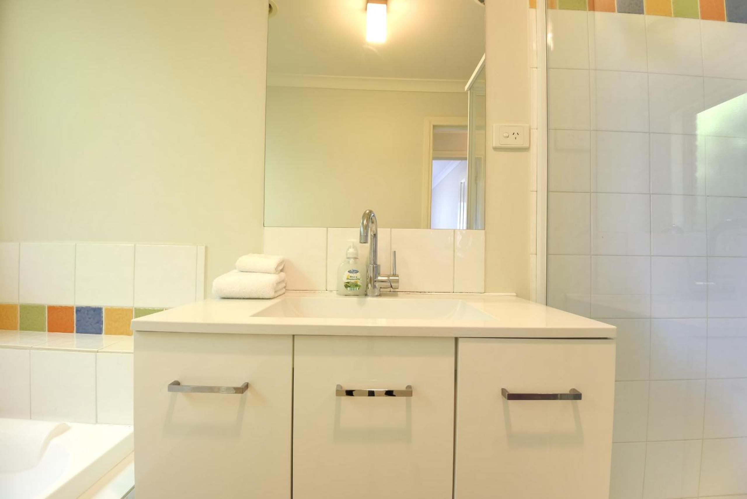 Scenic pet friendly home that sleeps 10