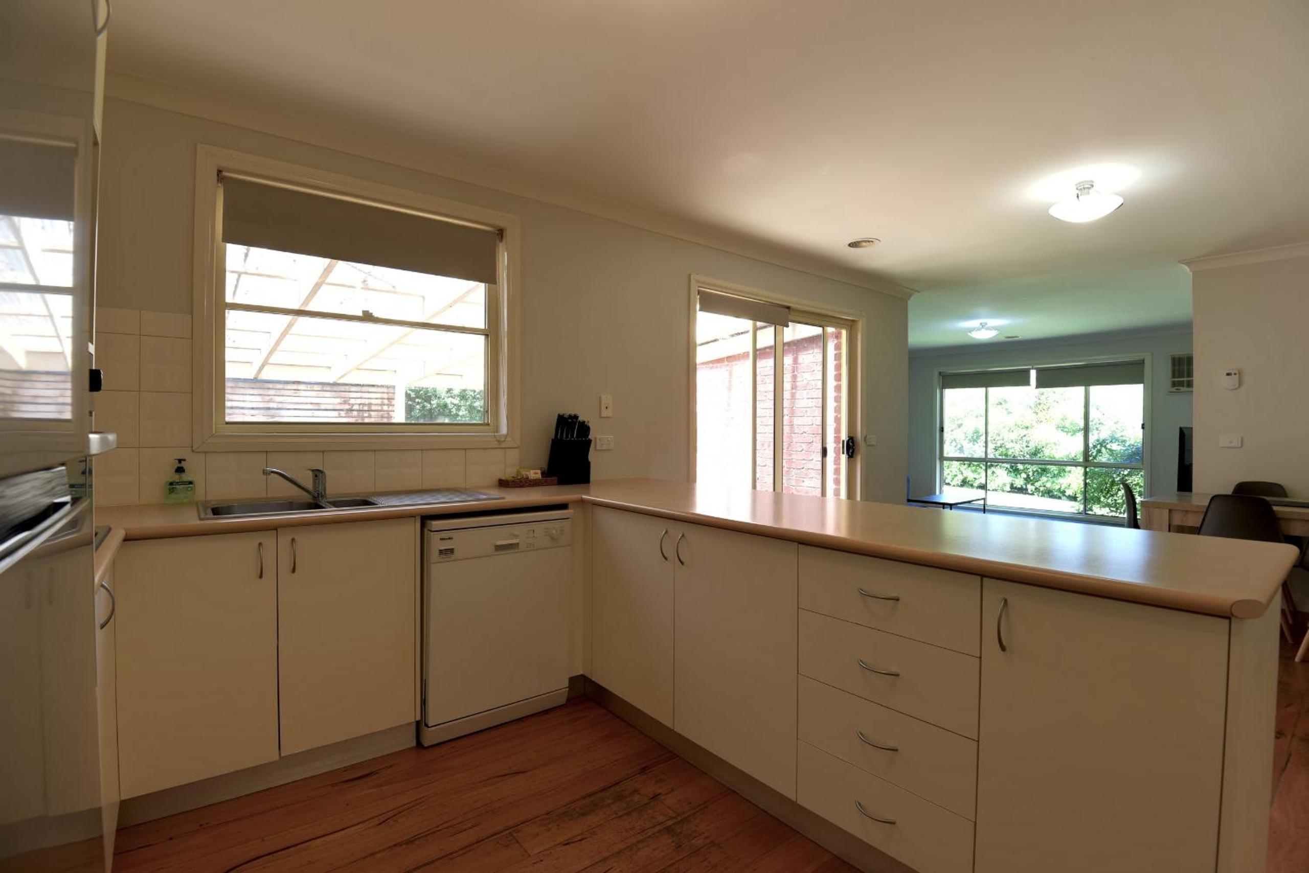Scenic pet friendly home that sleeps 10