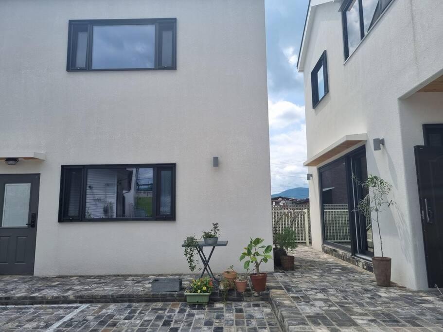B&G House view 4