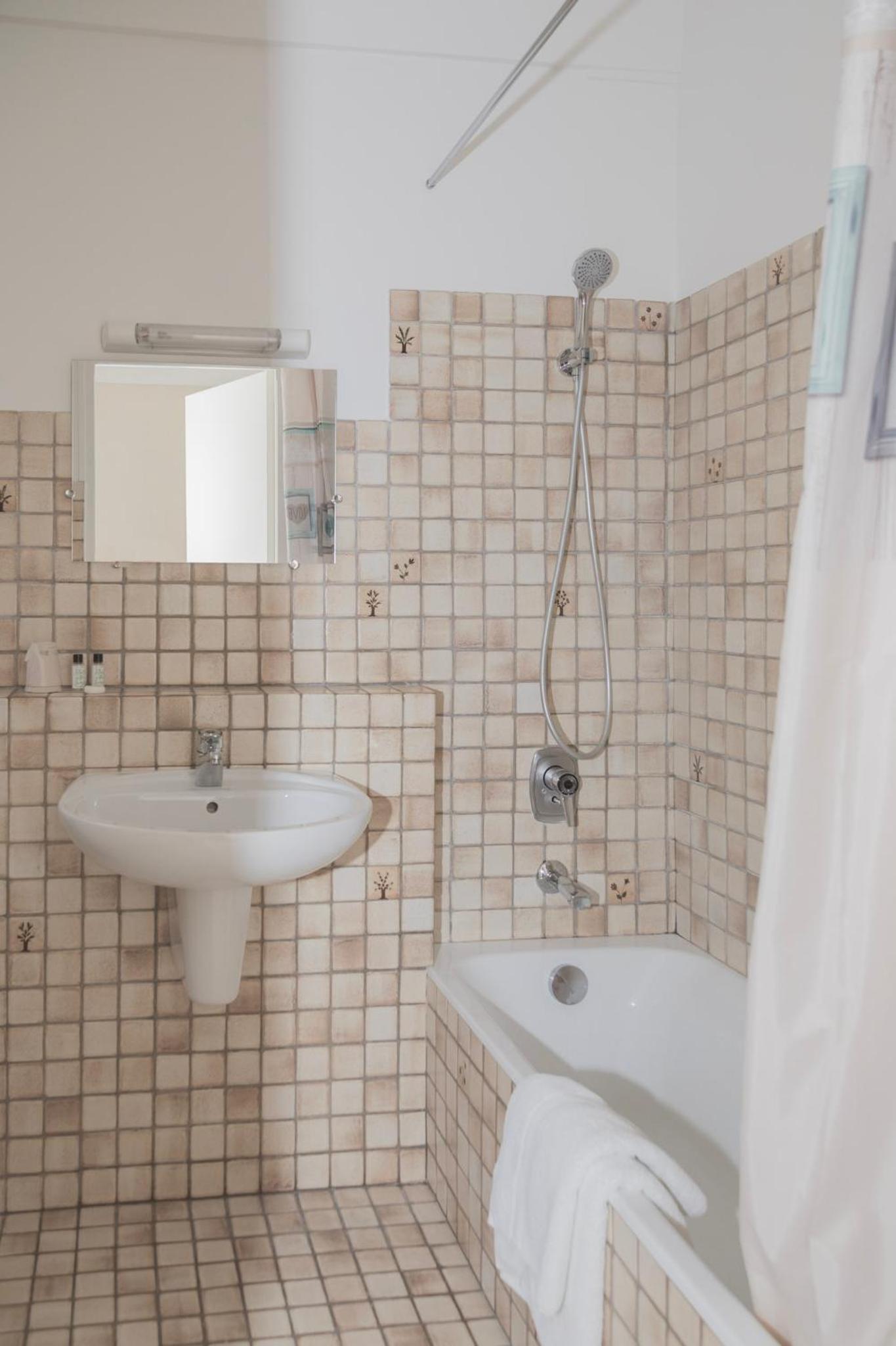 Le Blanc-Mesnil Vacations - Cit'Hotel Aero-Hotel - Property Image 18
