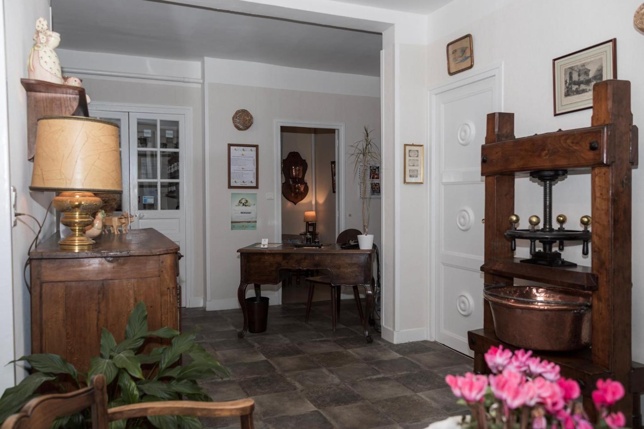 Le Blanc-Mesnil Vacations - Cit'Hotel Aero-Hotel - Property Image 5