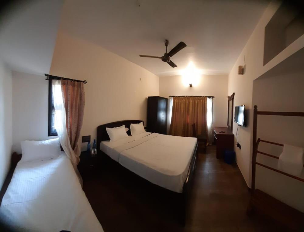 Yercaud Home Stays - 7 bhk view 2