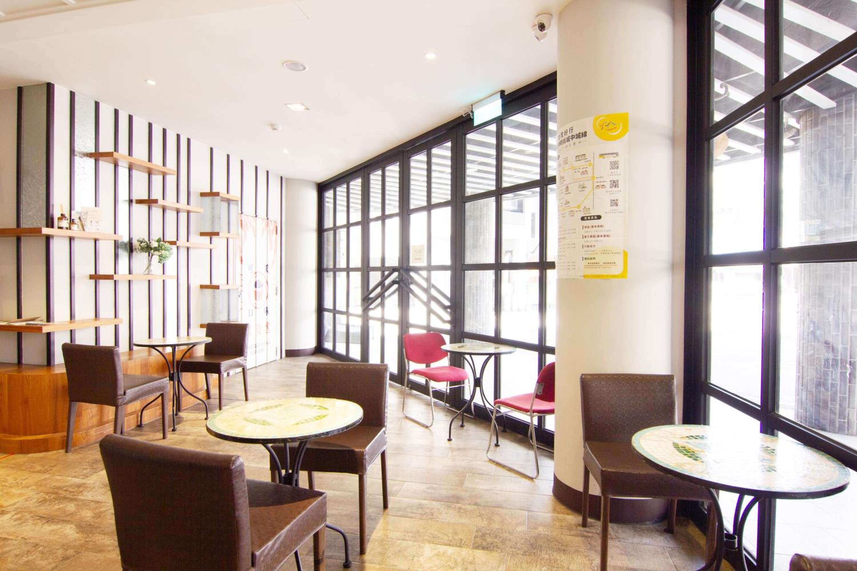 CHECK inn Taichung Ziyou