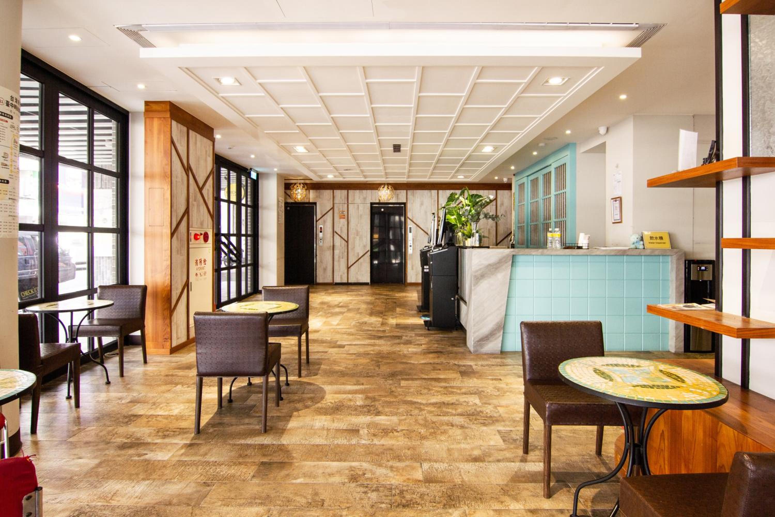 CHECK inn Taichung Ziyou
