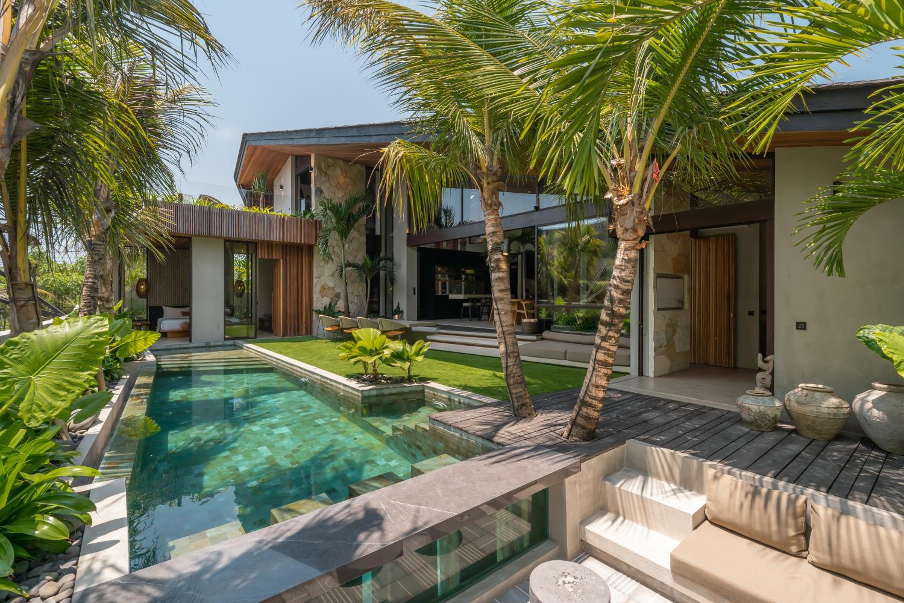 Ohlala - Luxury Tropical Escape in Pererenan view 4