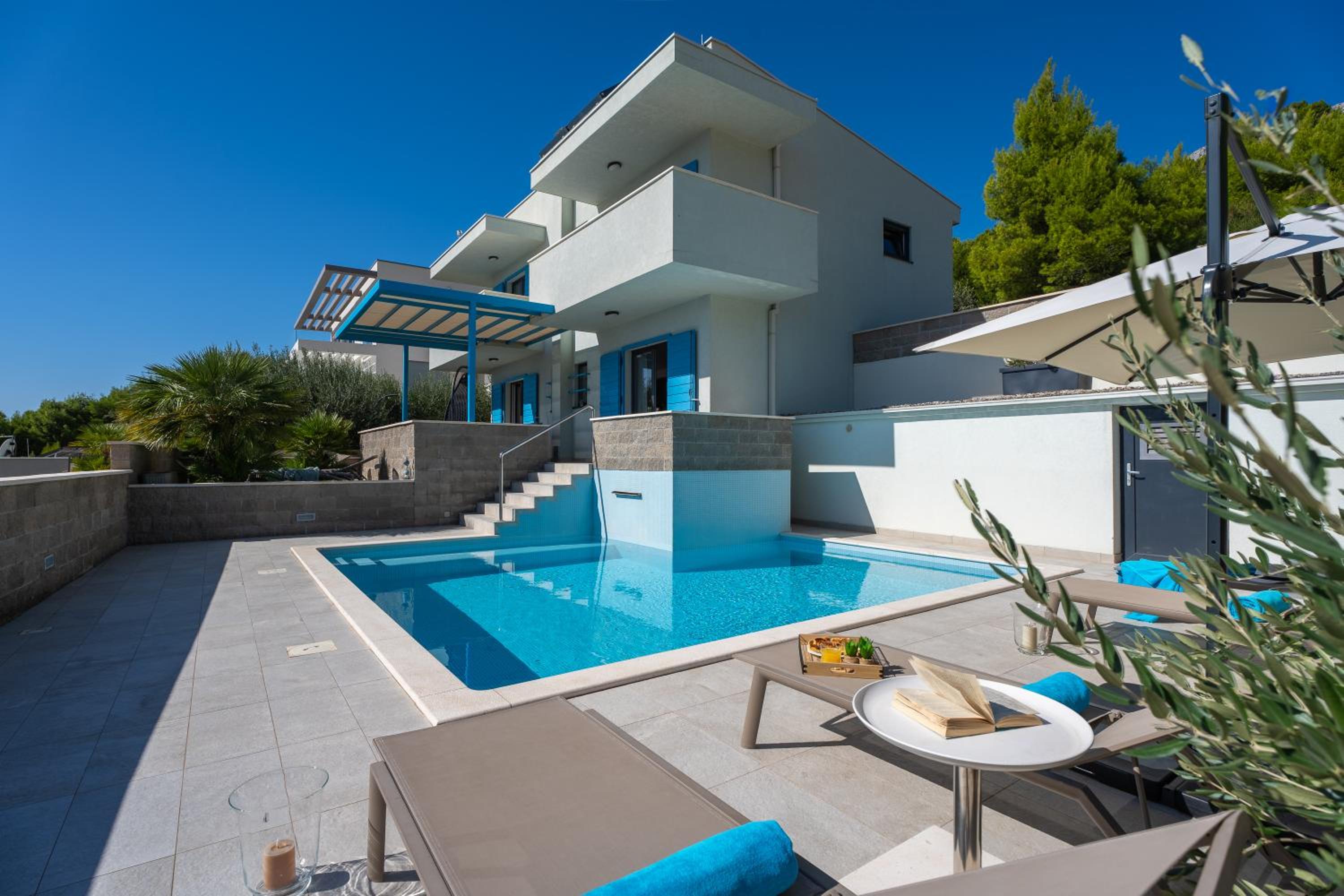 Villa Allegra with 32msq heated pool, 300m far from sandy beaches, open sea view view 2