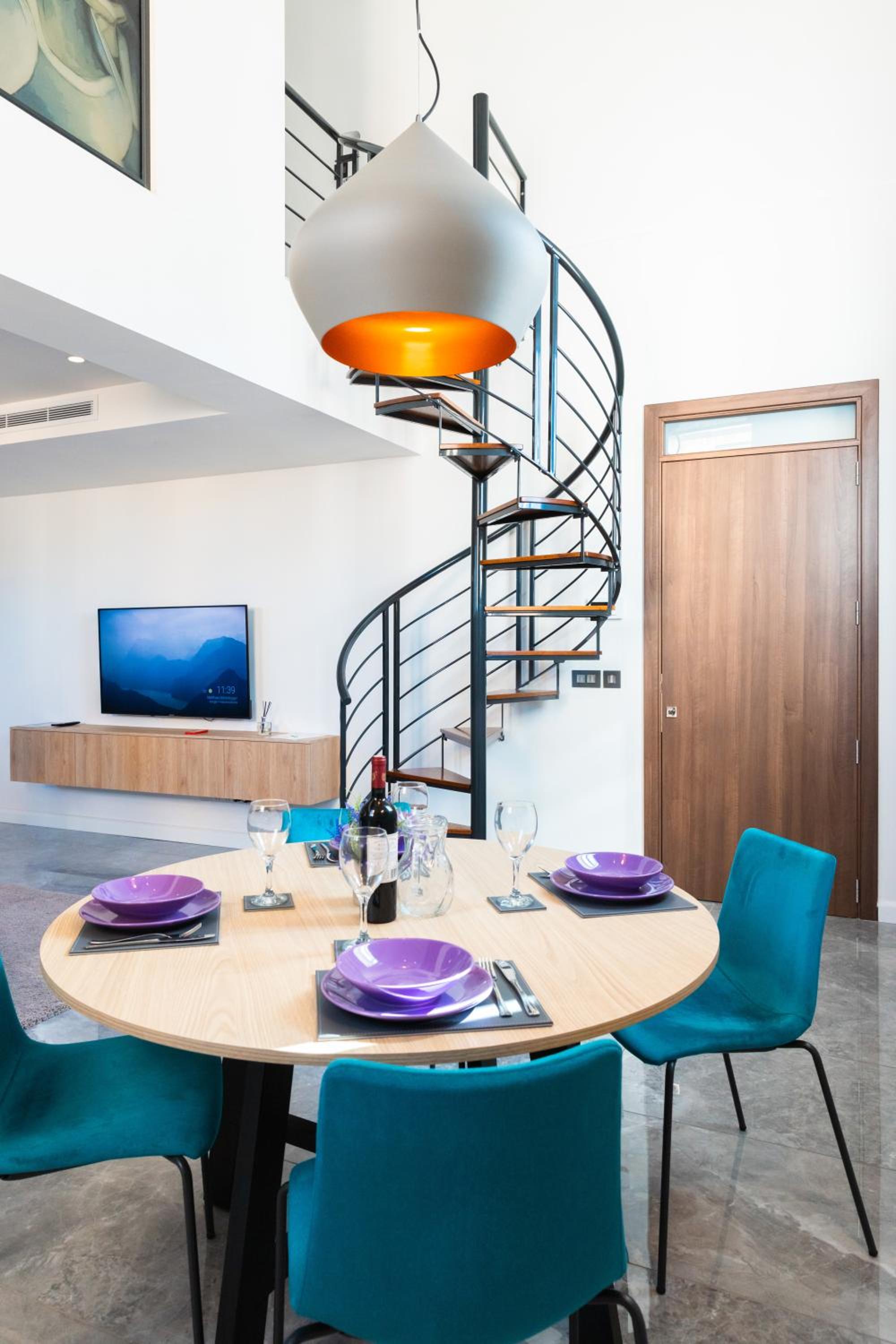 Florette Suite 2BR w Stunning Lounge Terrace by Arco Collection photo 4