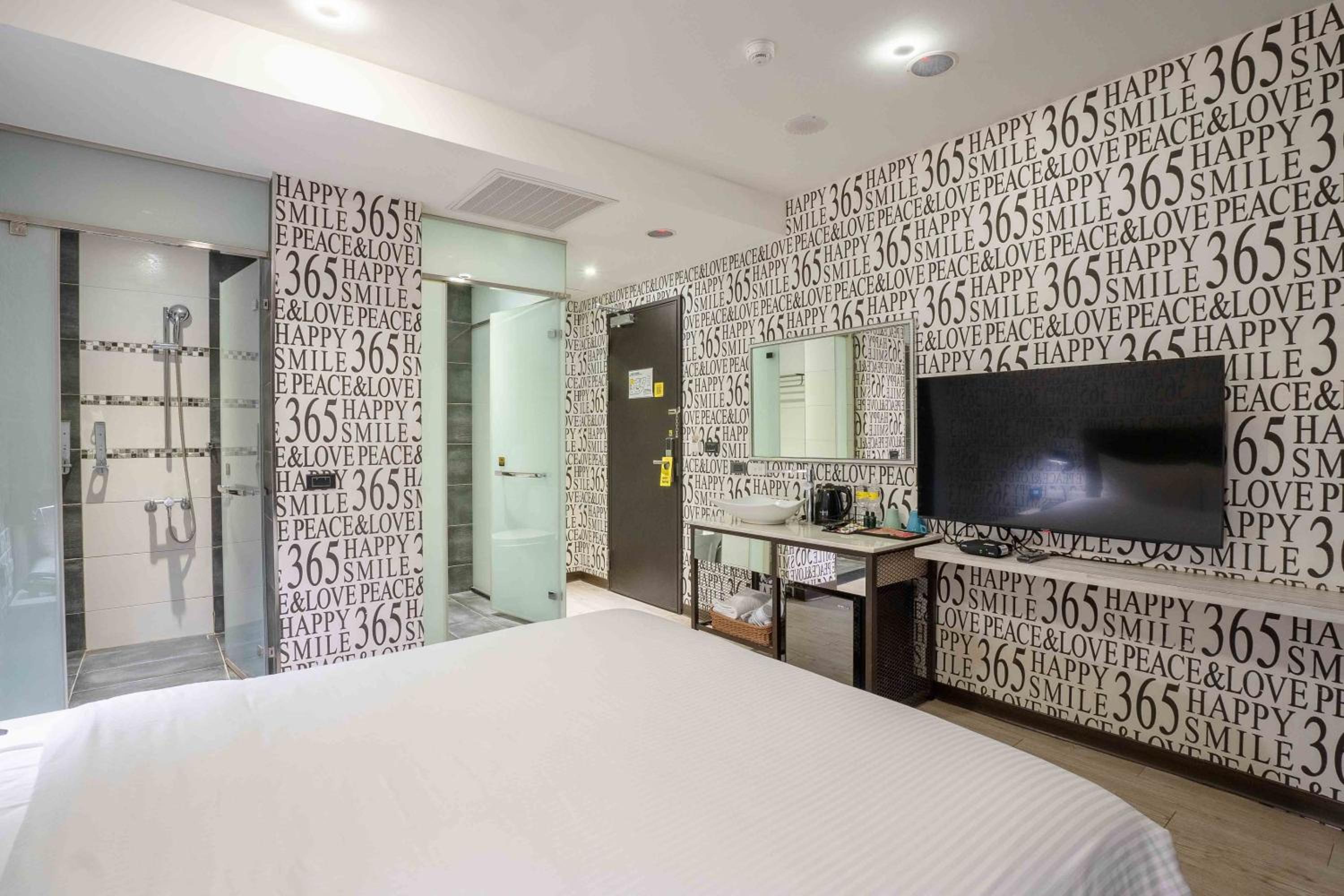 CHECK inn Taichung Ziyou