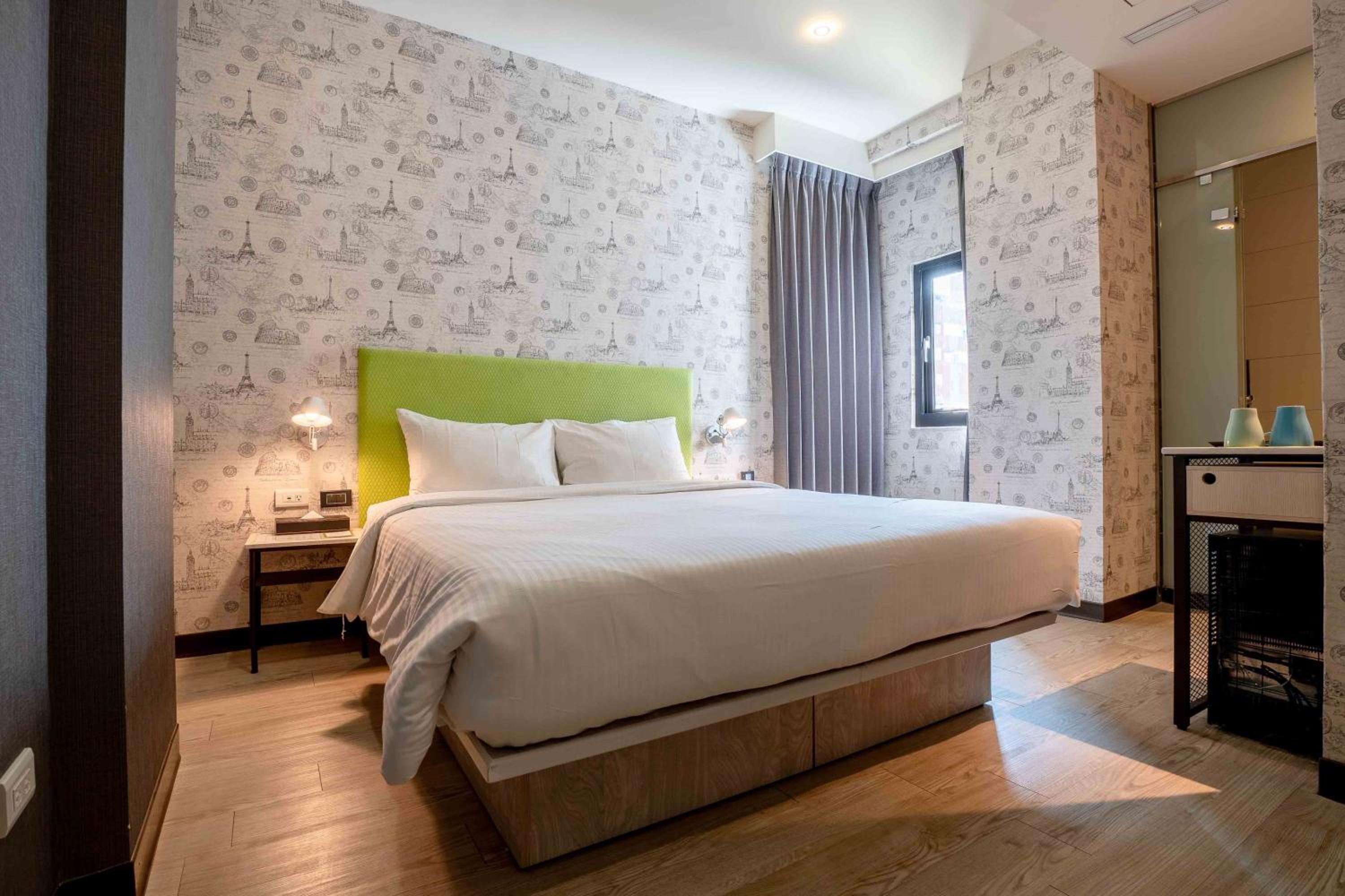 CHECK inn Taichung Ziyou