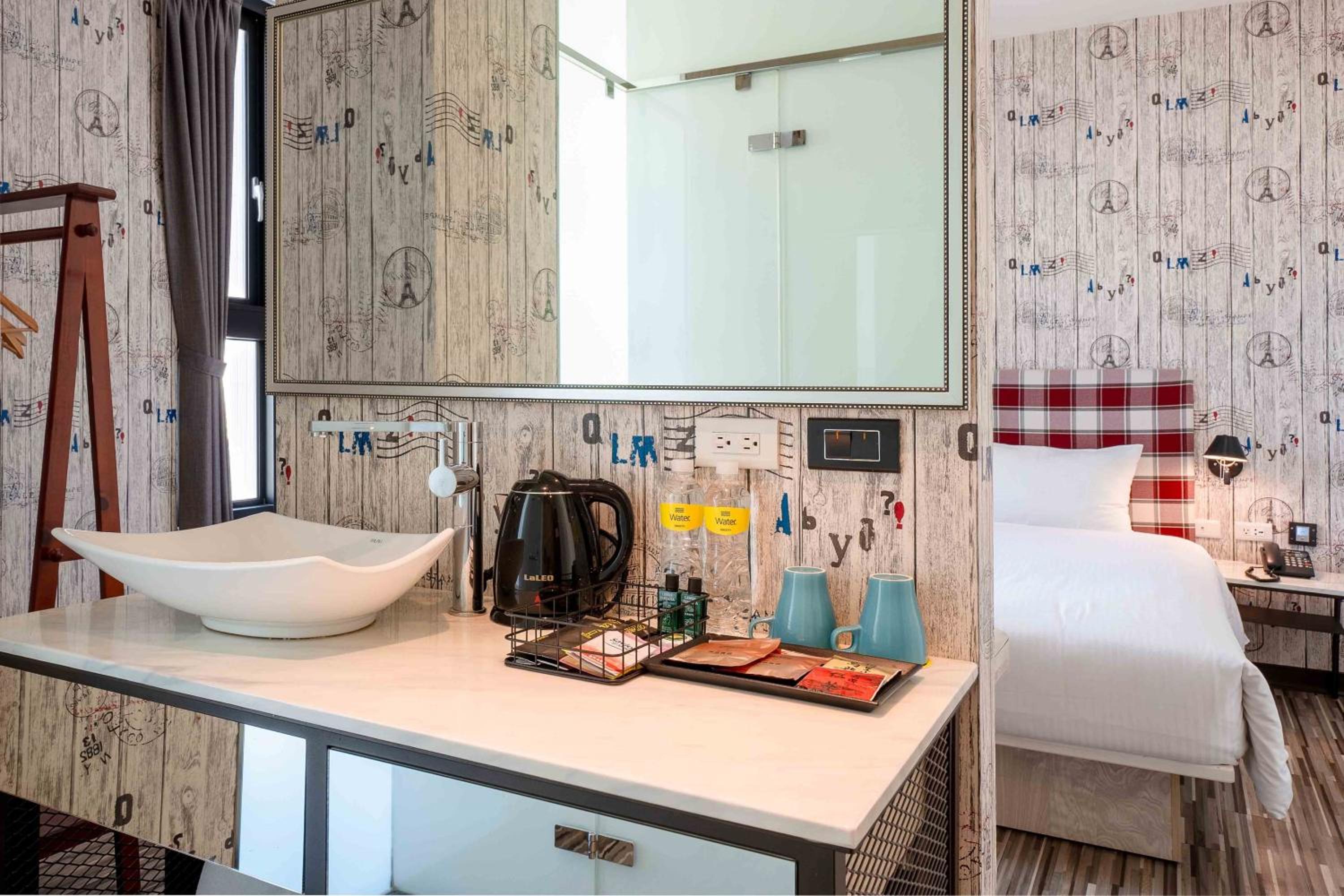 CHECK inn Taichung Ziyou