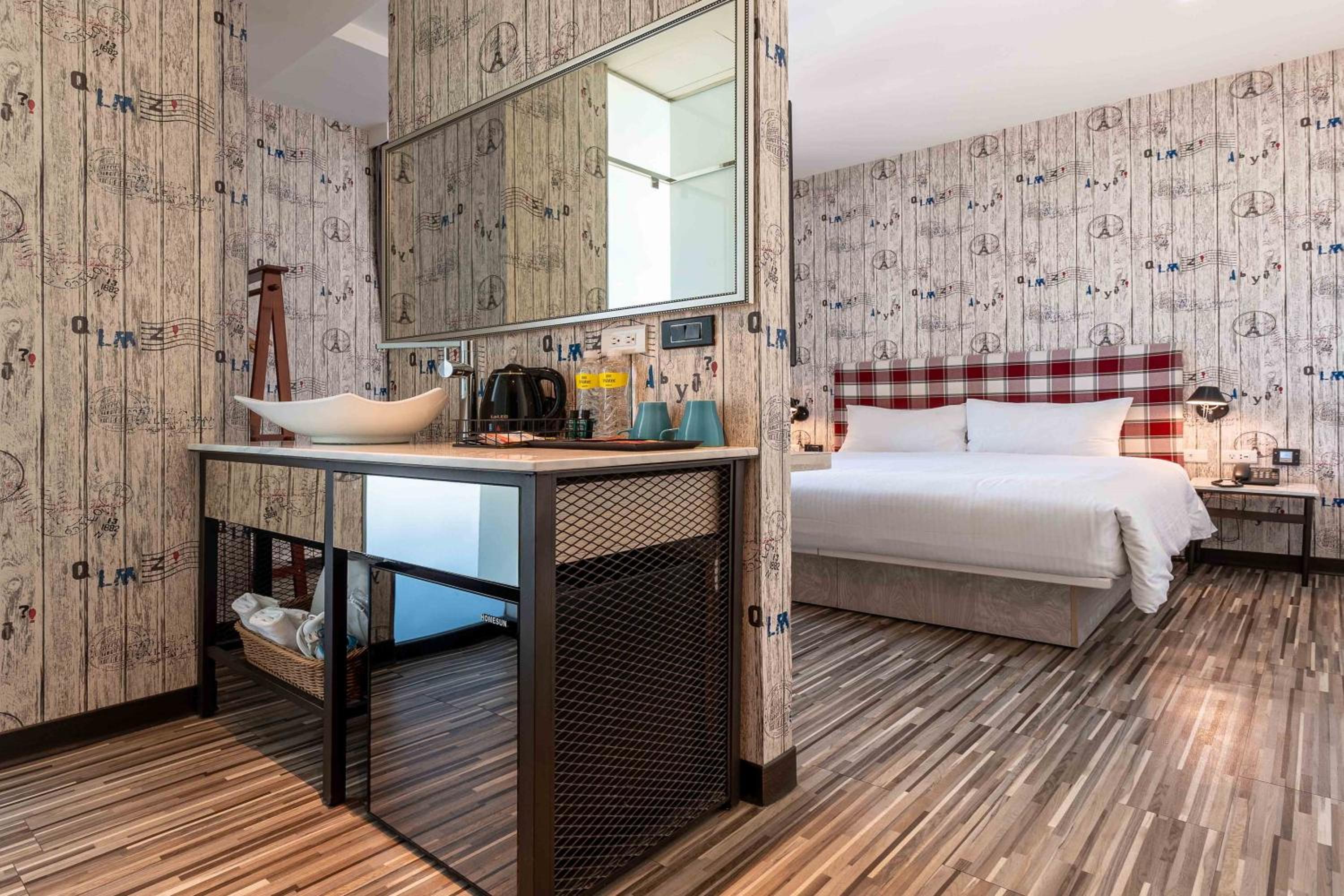 CHECK inn Taichung Ziyou