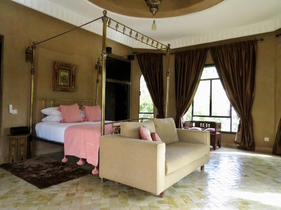 Villa Jude Luxury 6BR Villa with Private Pool, Sleeps 12, Near Golf & City