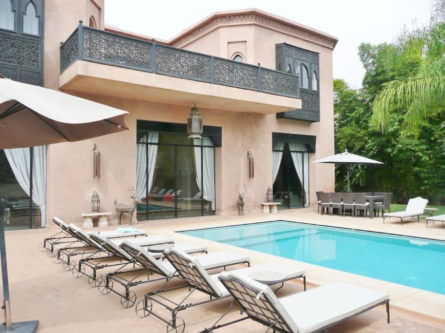 Villa Jude Luxury 6BR Villa with Private Pool, Sleeps 12, Near Golf & City