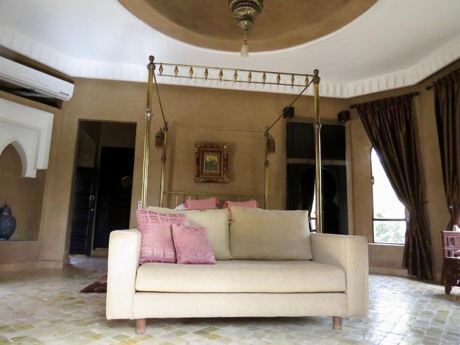 Villa Jude Luxury 6BR Villa with Private Pool, Sleeps 12, Near Golf & City
