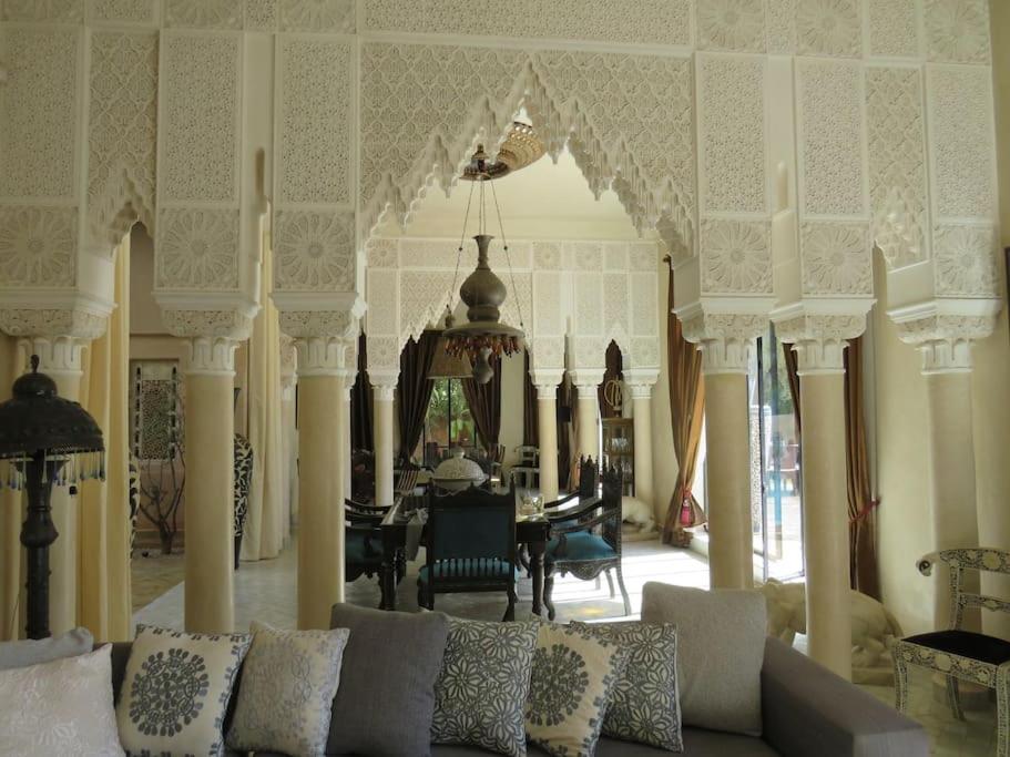 Villa Jude Luxury 6BR Villa with Private Pool, Sleeps 12, Near Golf & City