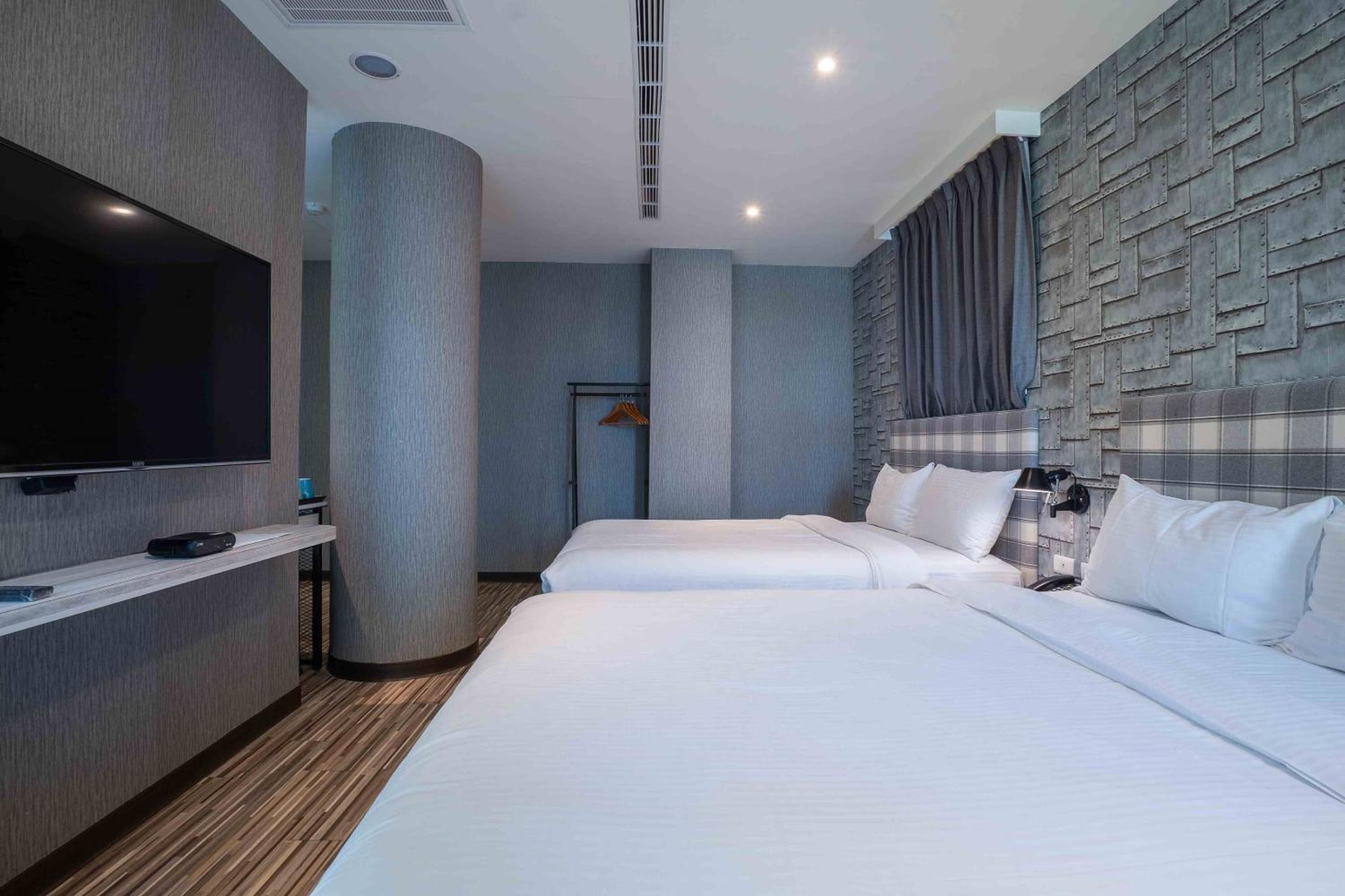 CHECK inn Taichung Ziyou