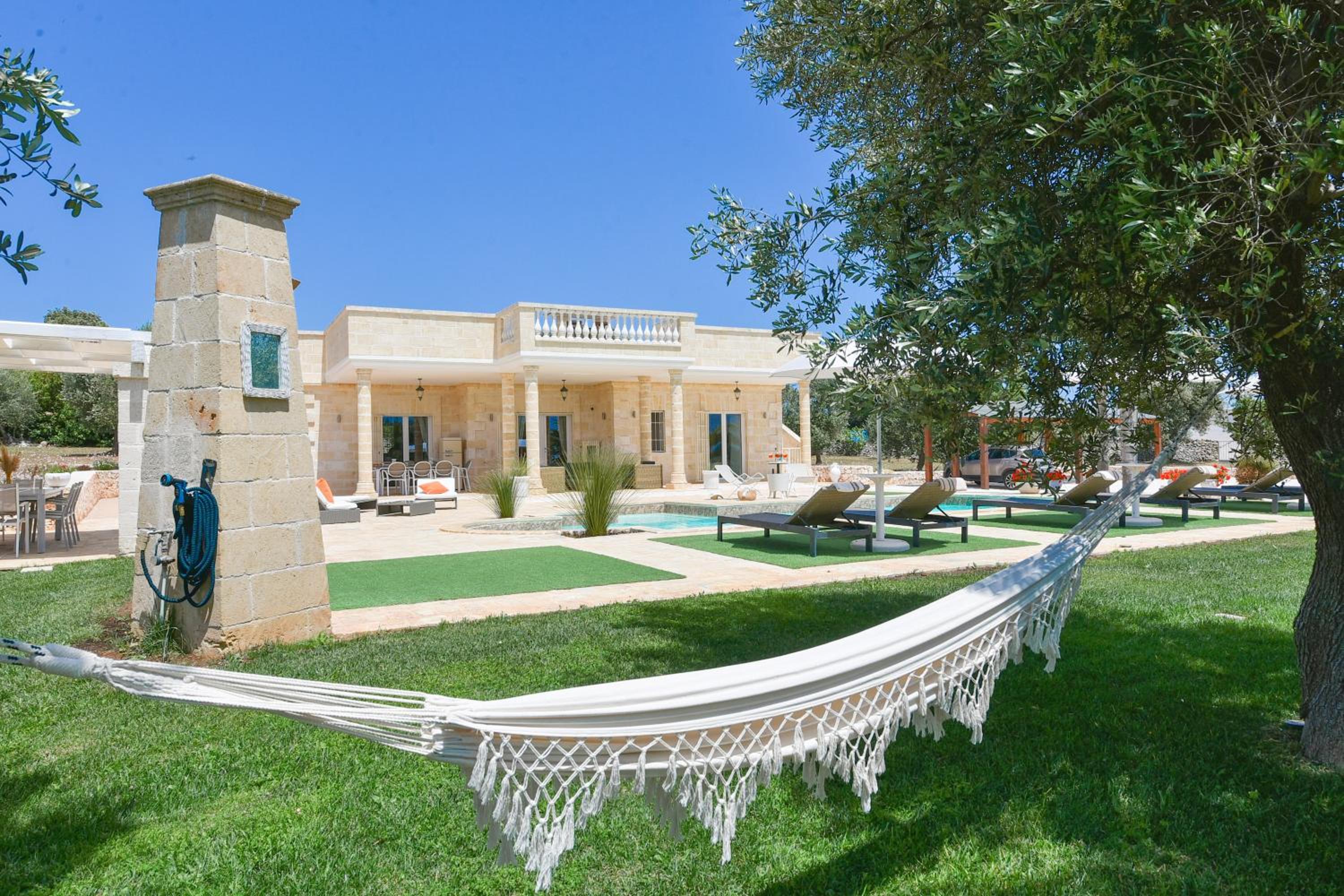 Villa Merlata view 4