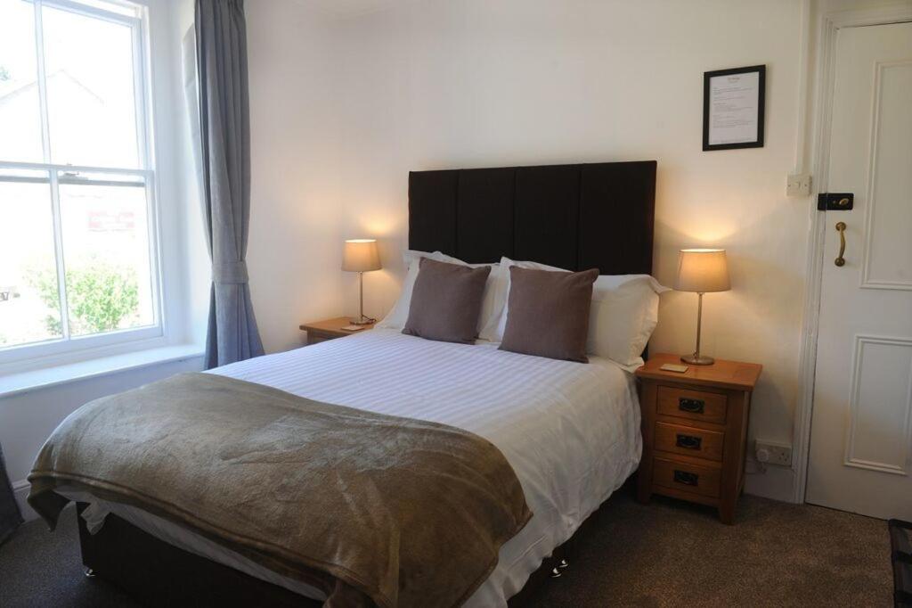 Ty Helyg Guest House