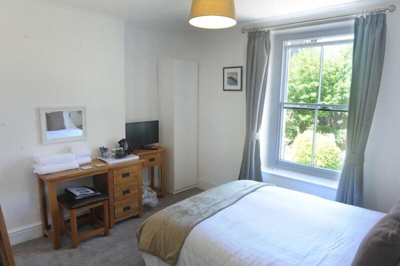 Ty Helyg Guest House