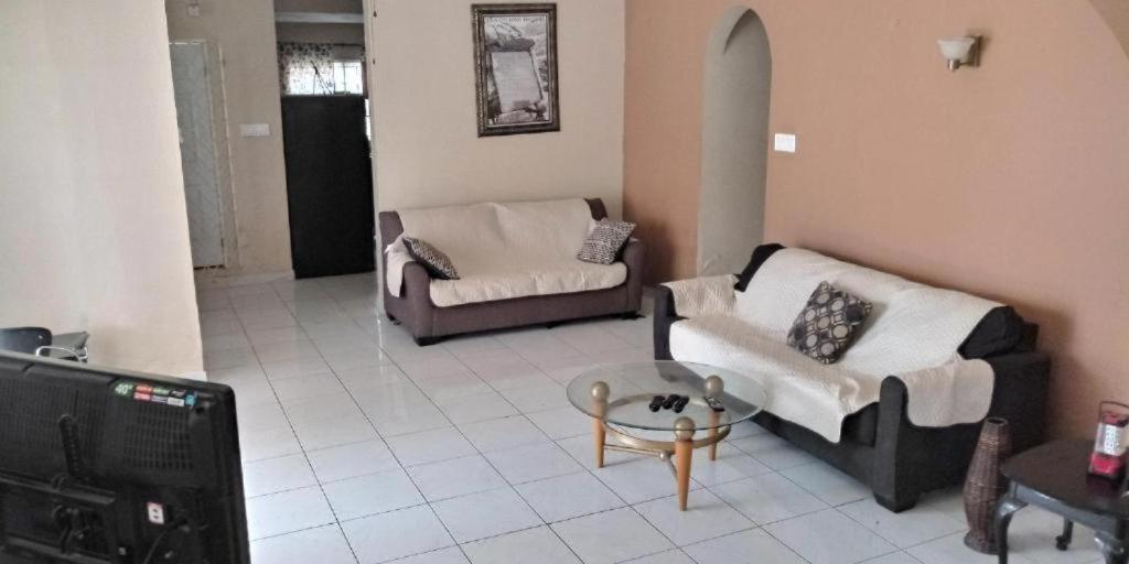 Portmore Havens 1Bedroom EntireGuest House view 2