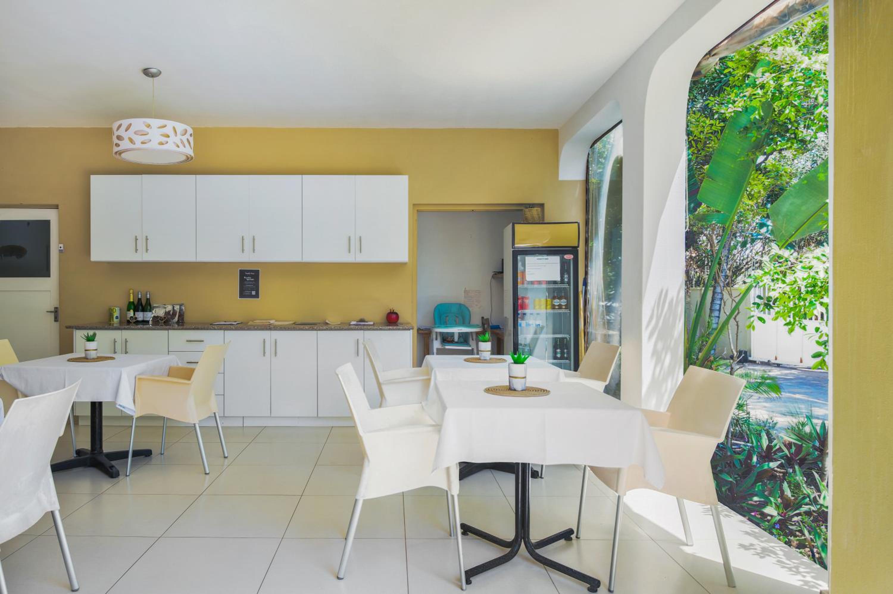 Caza Beach Guesthouse