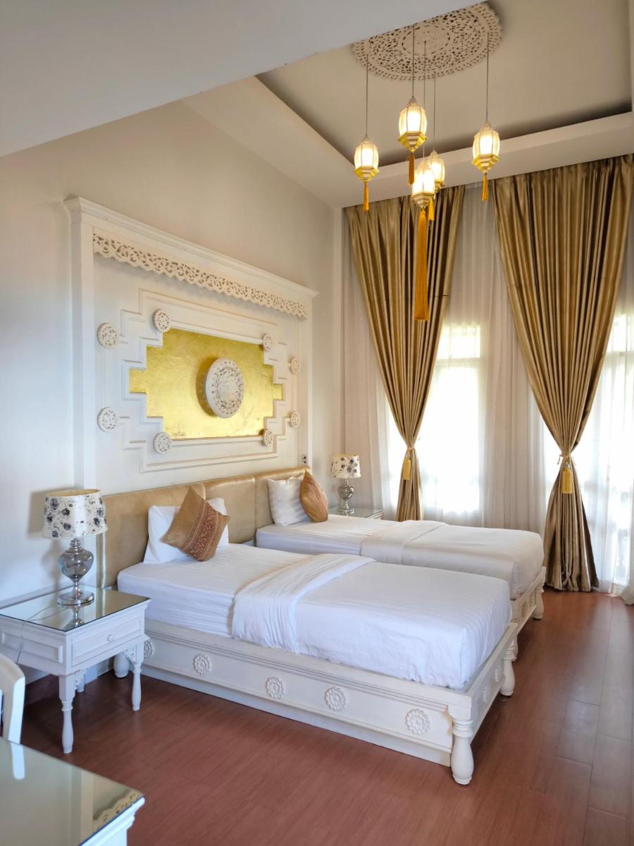 Ratchiangsaen Flora House