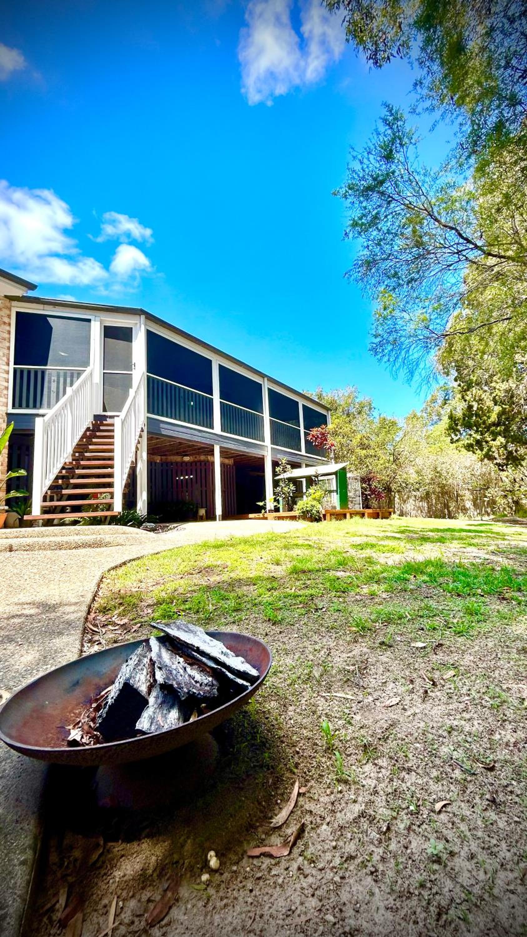 Perfect North Brisbane Retreat 4 bed