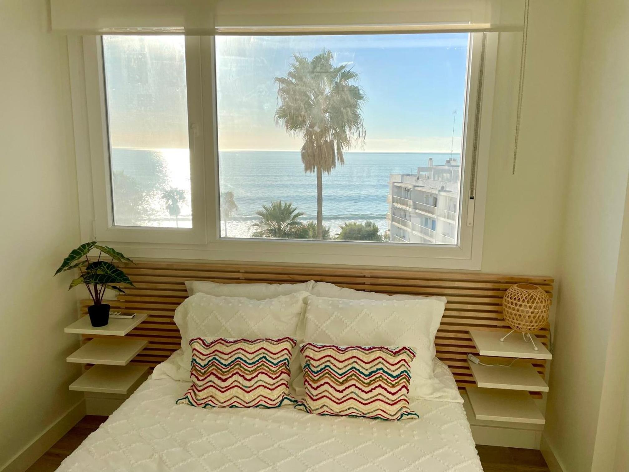 GATU PREMIUM Goleta Paraíso, Casa con vista al mar " Preferente mayores de 25 años y familias " view 4