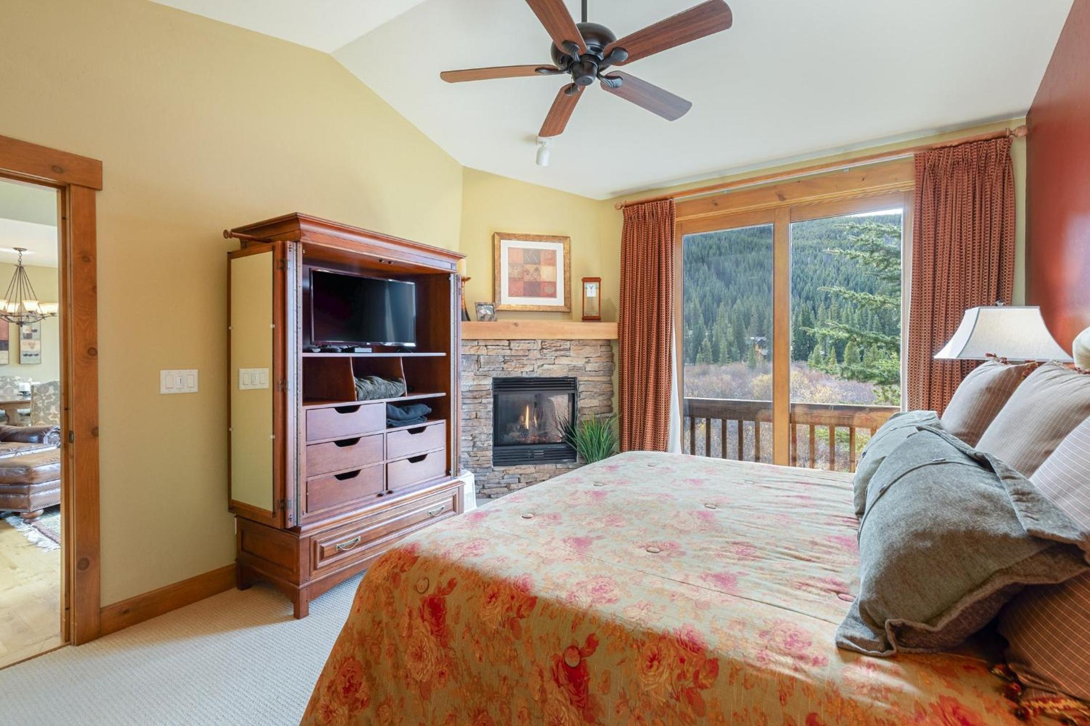 66 Thackwell Lane townhouse view 4