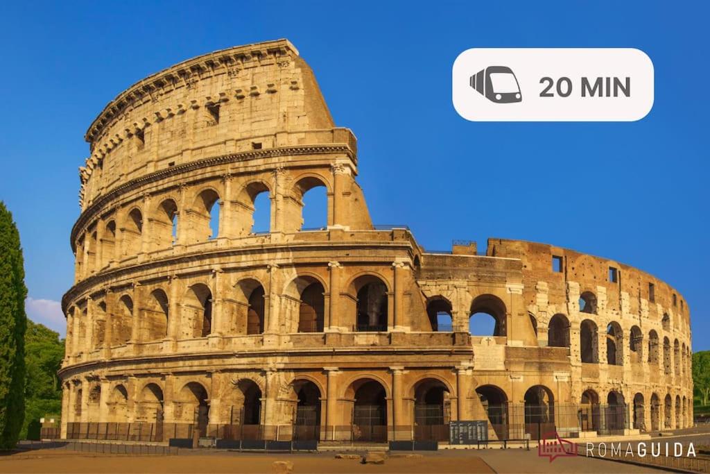 Elegant Roman Suite Near the Colosseum and Metro