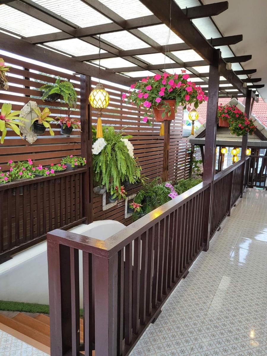 Ratchiangsaen Flora House