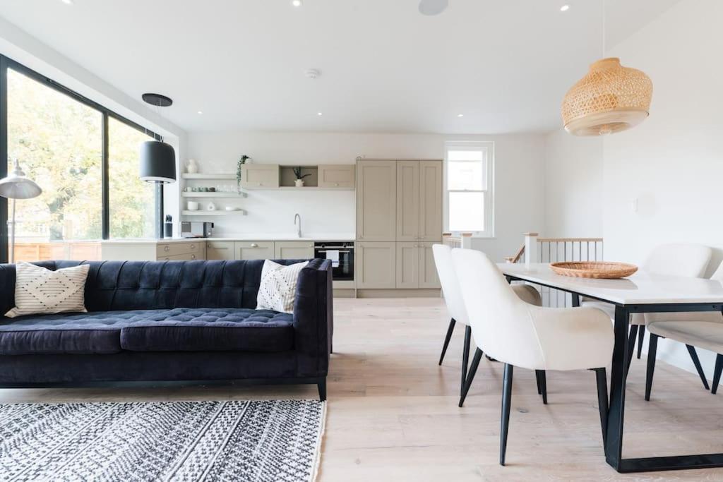 Modern & Bright Luxury London Apartment in Honor Oak