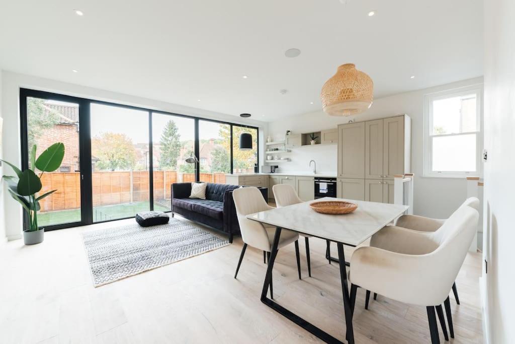 Modern & Bright Luxury London Apartment in Honor Oak