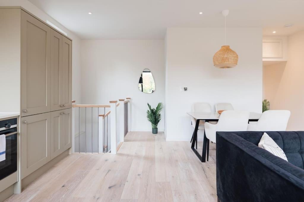 Modern & Bright Luxury London Apartment in Honor Oak