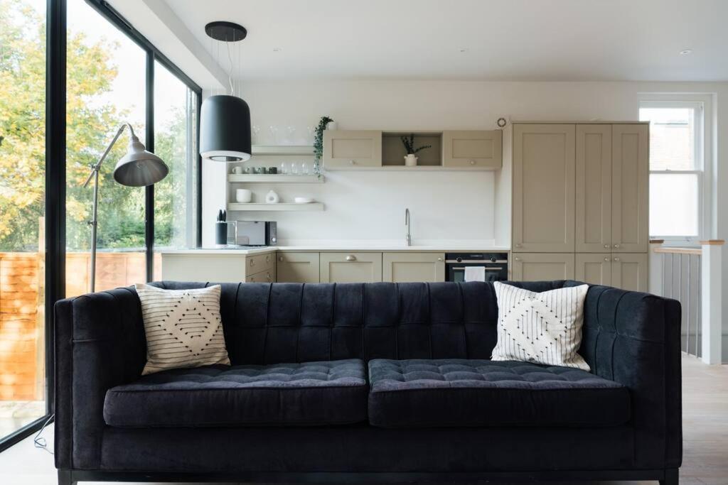 Modern & Bright Luxury London Apartment in Honor Oak