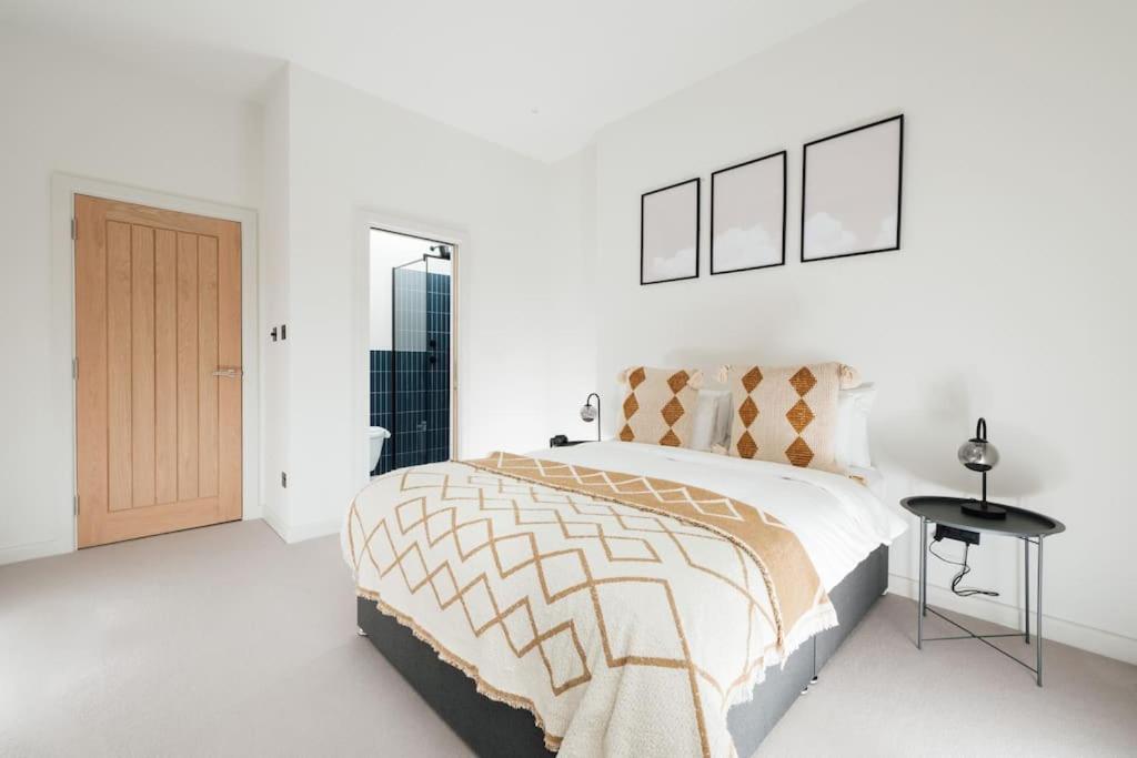 Modern & Bright Luxury London Apartment in Honor Oak